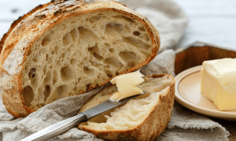 Pão de fermentação natural é mais saudável do que pão branco?