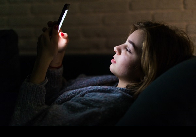 Por que “relaxar” com telas pode estar deixando você ainda mais estressado e o que tentar em vez disso