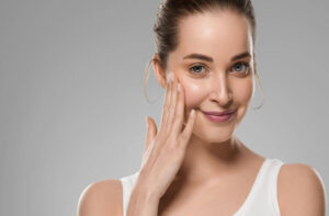 Ácido hipocloroso: o ativo suave que vem ganhando espaço na rotina de cuidados com a pele