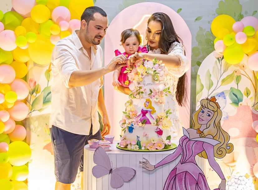 Aurora Nery, de 4 anos, mobiliza campanha em busca de tratamento experimental para doença rara