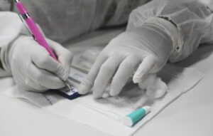 Julho Amarelo: Saúde reforça prevenção às hepatites virais e acompanha mais de 1,7 mil pacientes em Feira de Santana