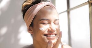 Se quer uma pele que respira saúde, não salte estes três passos de beleza